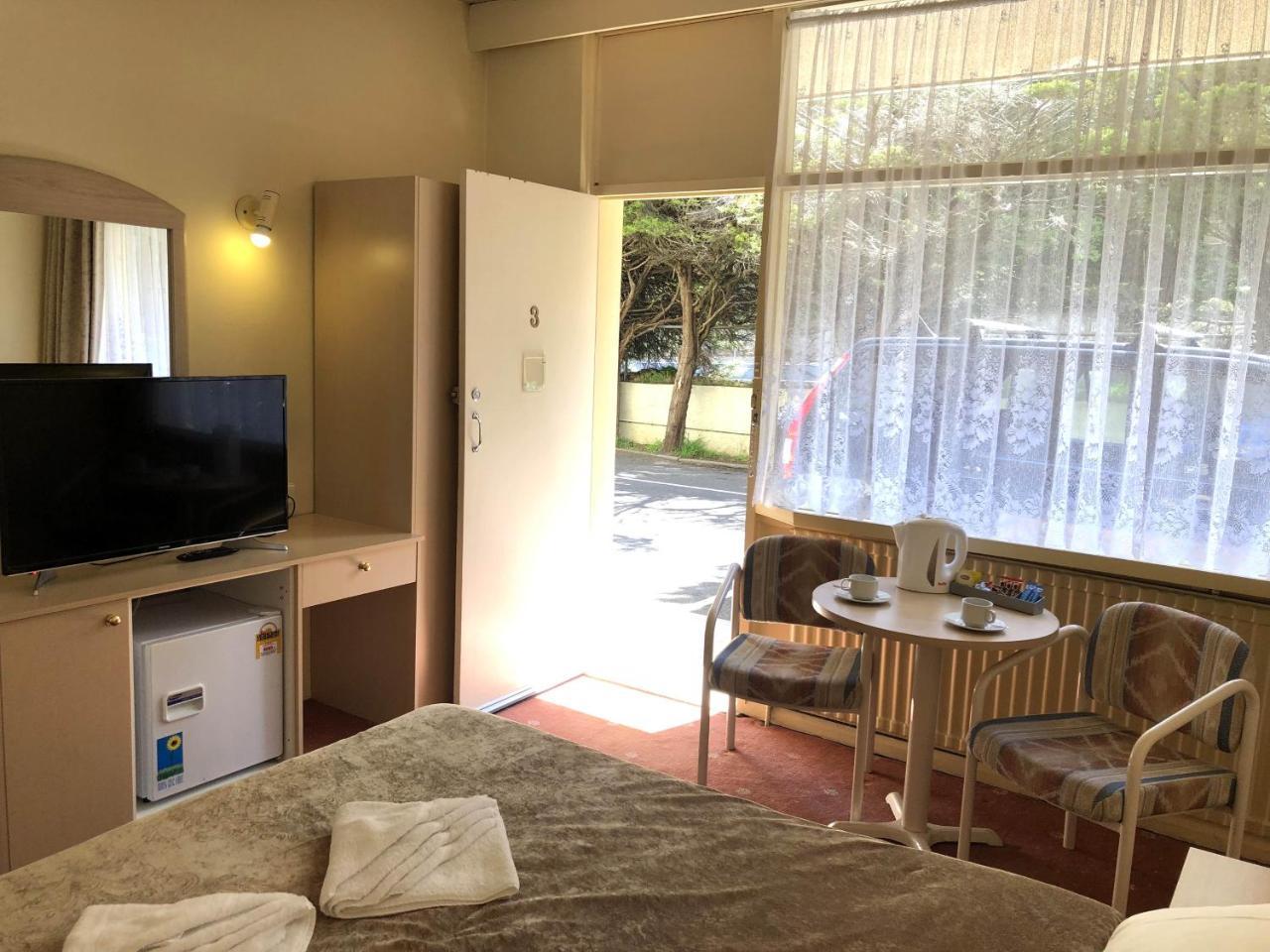 แคลเรนดัน บัดเจ็ต Motel คาทุมบา ภายนอก รูปภาพ