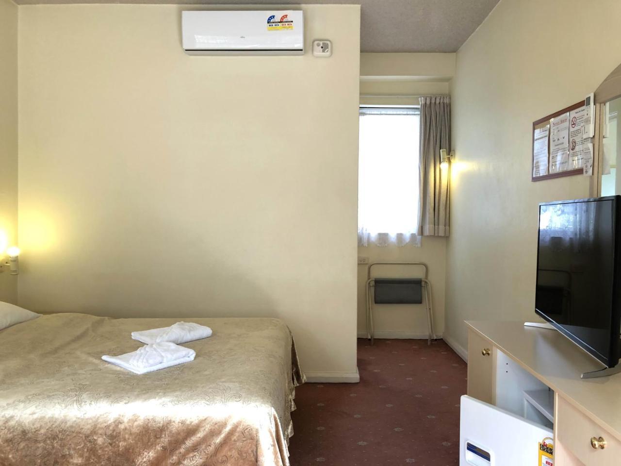 แคลเรนดัน บัดเจ็ต Motel คาทุมบา ภายนอก รูปภาพ